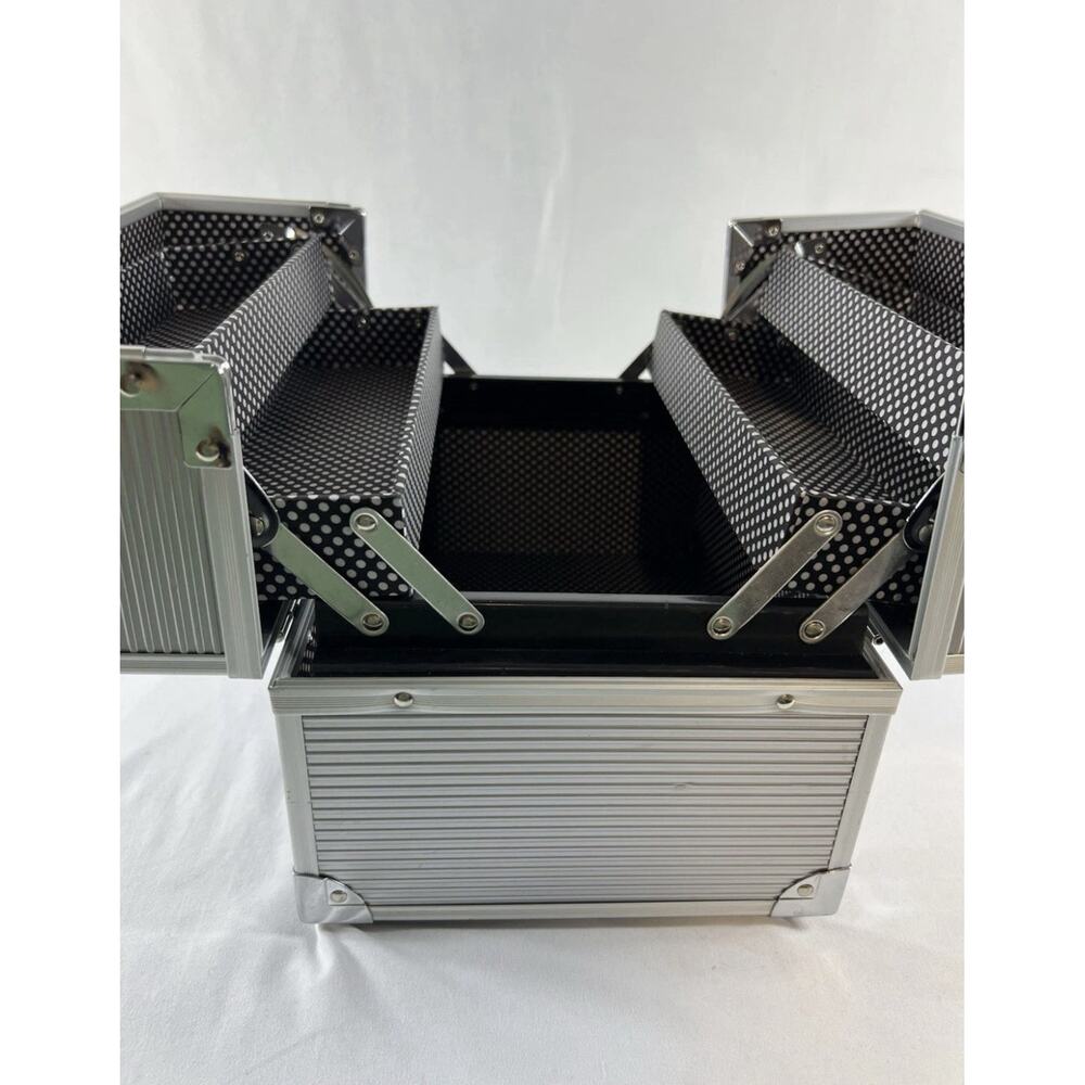 Creative Options Aluminum Makeup Train Case 4 Tray Organizer - Picture 6 of 9